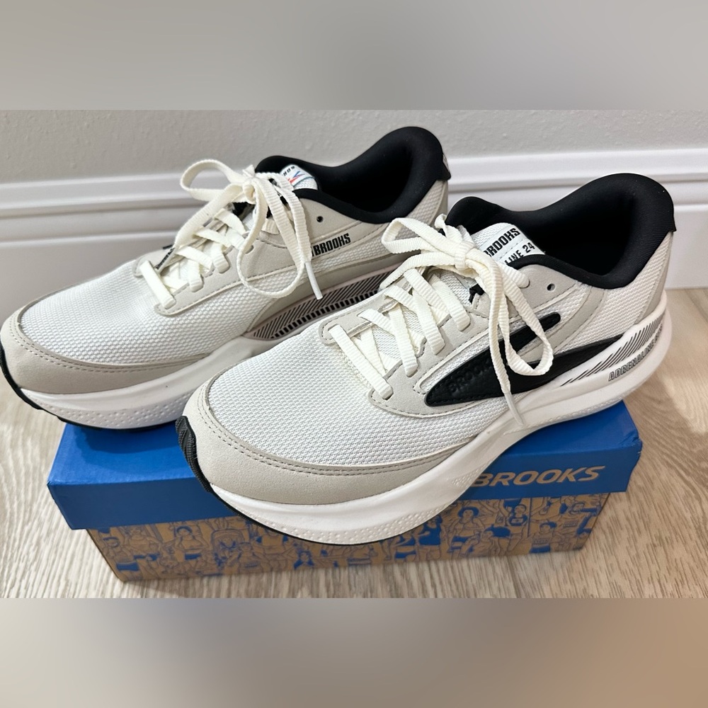 Brooks Adrenaline GTS Sneakers size 7.5